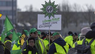 Auch bei der Polizei gibt es mehr Geld.